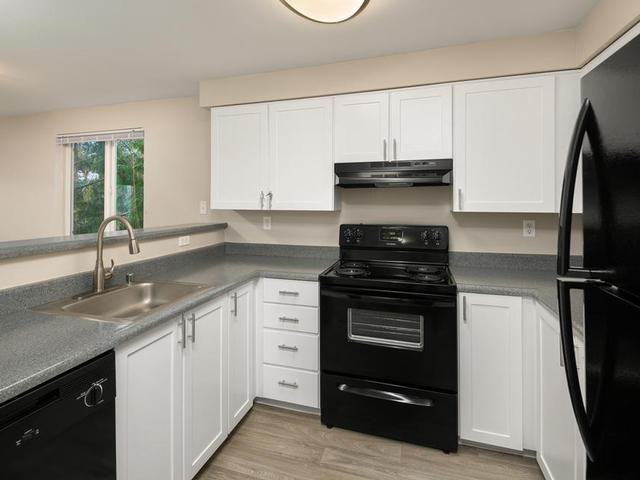 1800 Sidney Ave - Photo 2 of 13