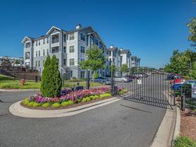 6450 Viewpointe Cir - Photo 1 of 1