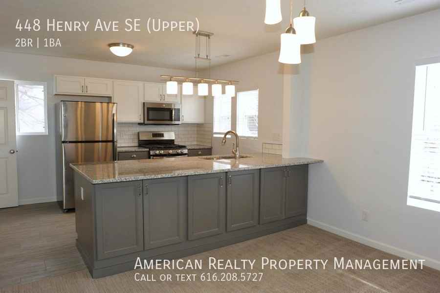 448 Henry Ave Se - Photo 4 of 12