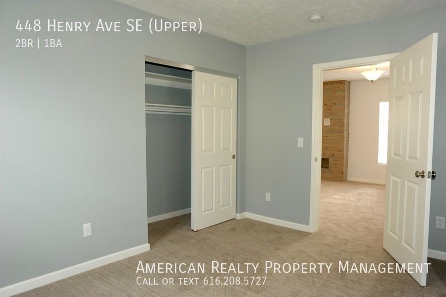 448 Henry Ave Se - Photo 6 of 12