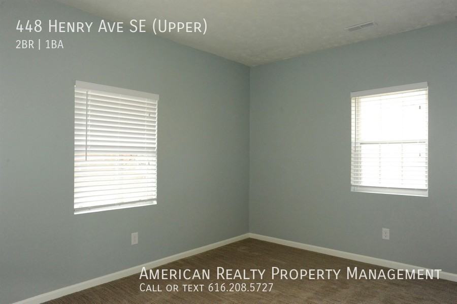 448 Henry Ave Se - Photo 7 of 12