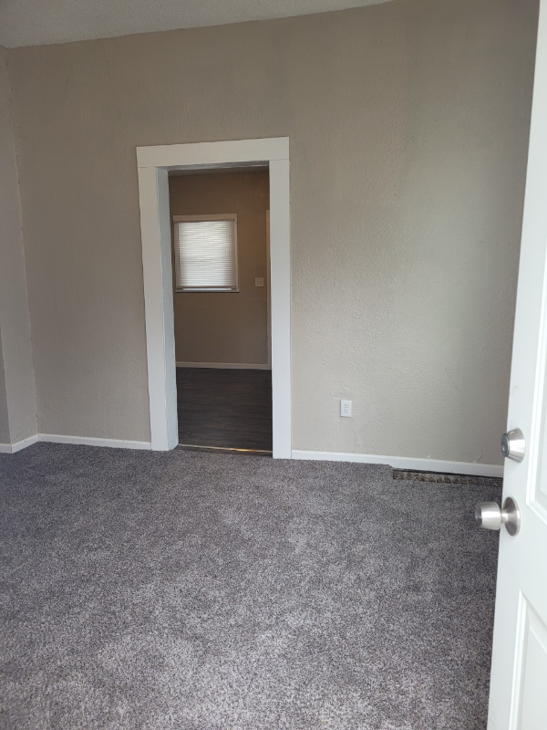 1328 Indiana Avenue - Photo 2 of 9