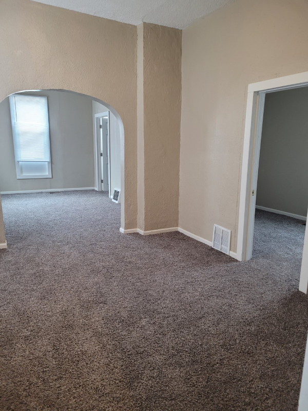 1328 Indiana Avenue - Photo 5 of 9