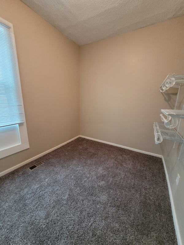 1328 Indiana Avenue - Photo 6 of 9