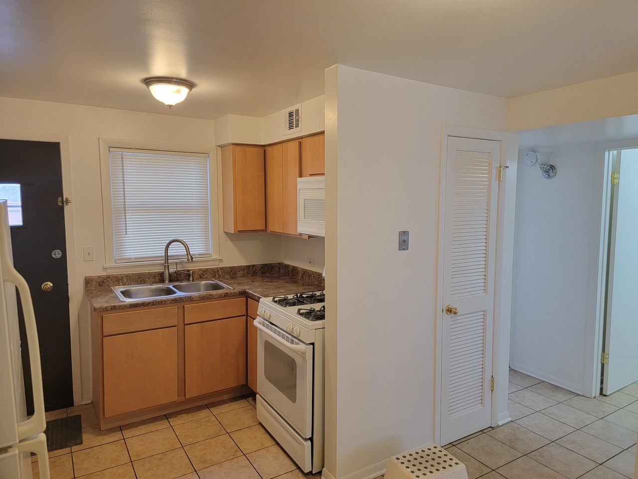 13838 South Indiana Avenue #3B - Photo 7 of 18