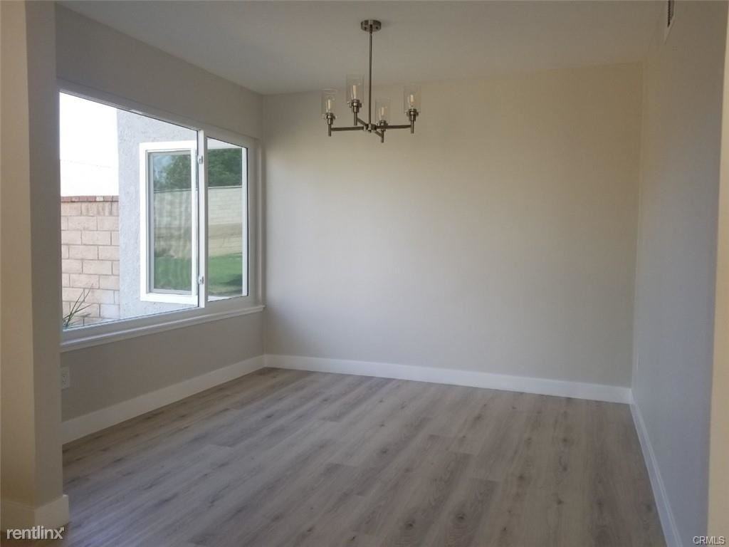 18601 Lassen St - Photo 3 of 10