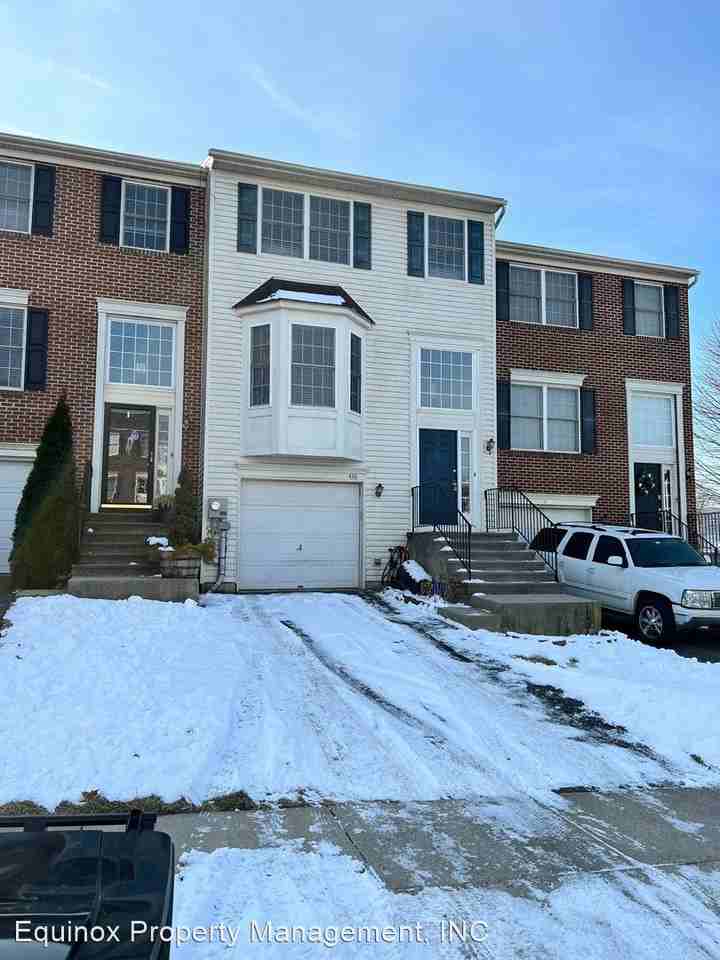 436 S Oak St - Photo 2 of 50