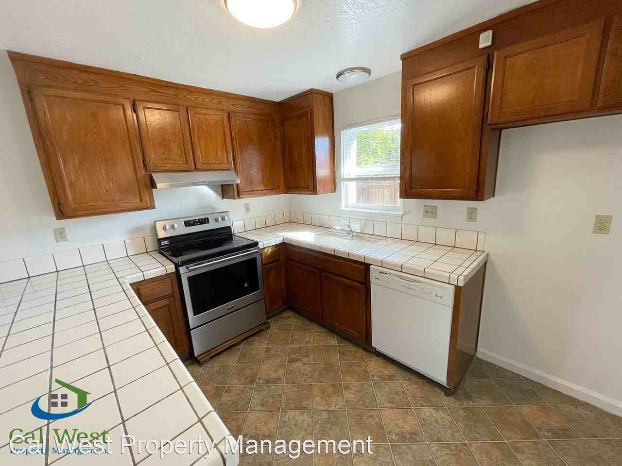 53 Southlake Dr - Photo 3 of 19