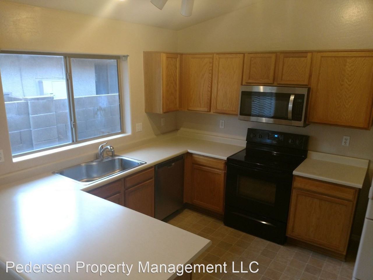 3705 S Conestoga Rd - Photo 3 of 32
