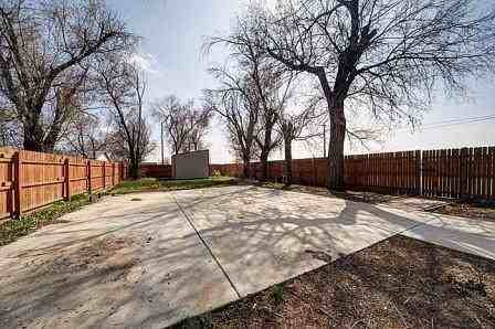 102 4th St - Photo 3 of 24