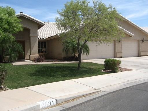 2521 S 36th Dr - Photo 2 of 4