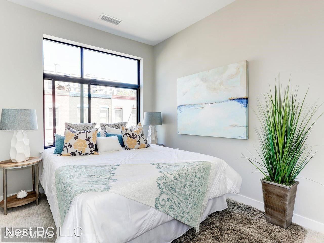 911 2nd St NE - Photo 3 of 34