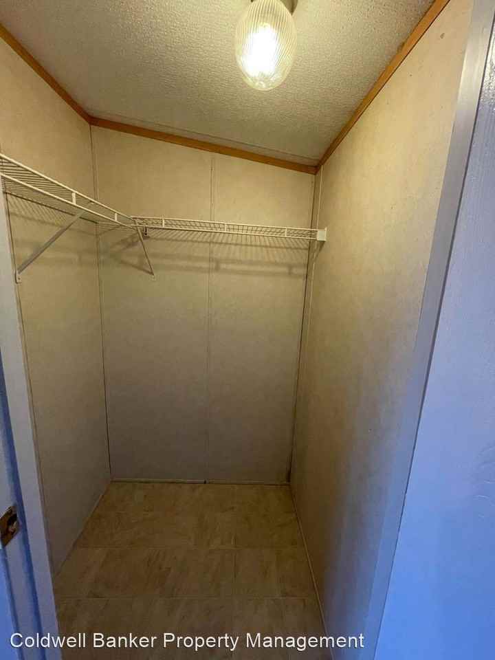 49 Zig Zag Ln - Photo 2 of 12