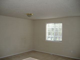 1811 SE 162nd Ave - Photo 2 of 8