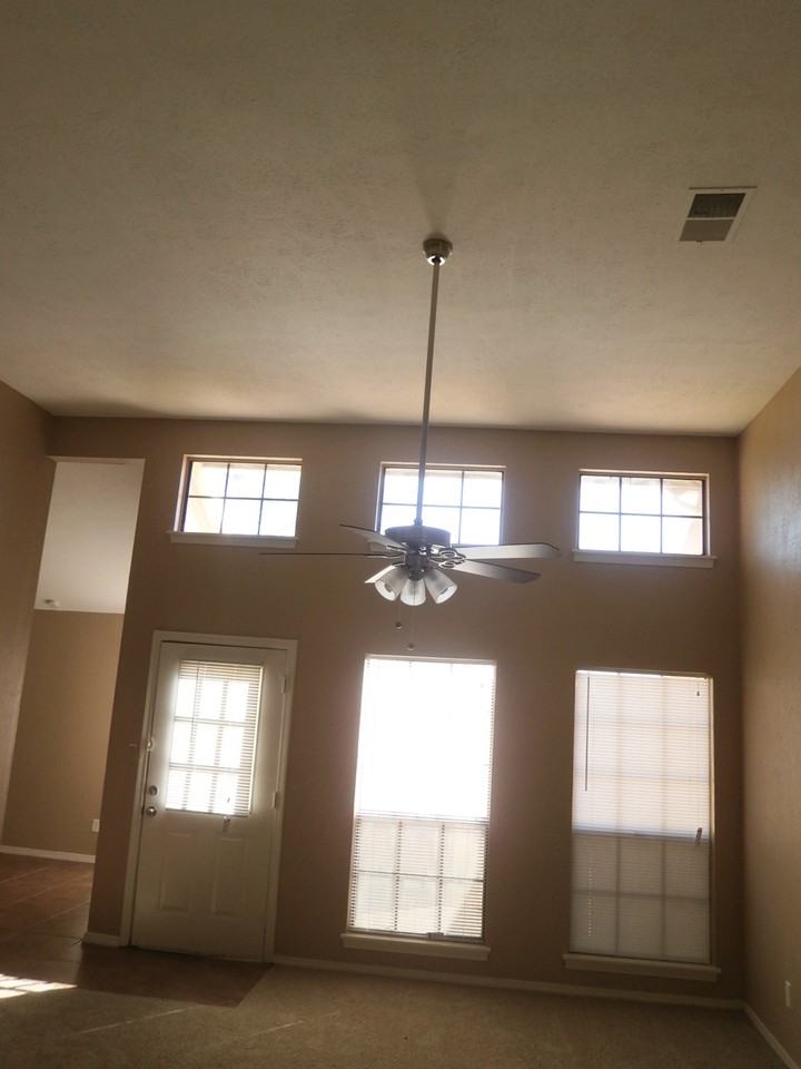 1314 Southridge Dr - Photo 2 of 8