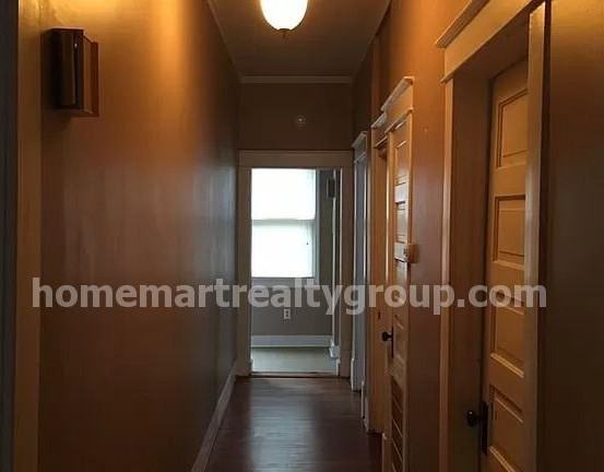 204 E Davis St - Photo 2 of 11