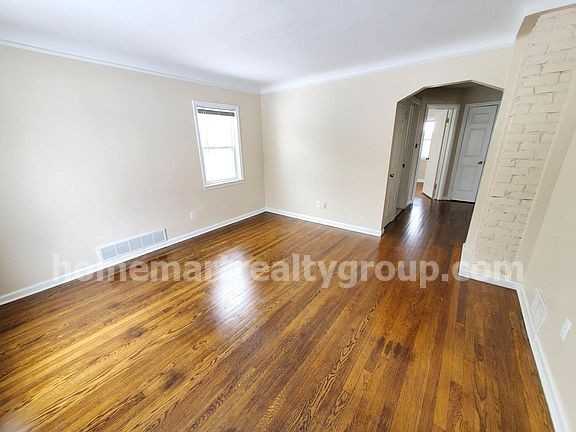 315 N Minerva Ave - Photo 2 of 21