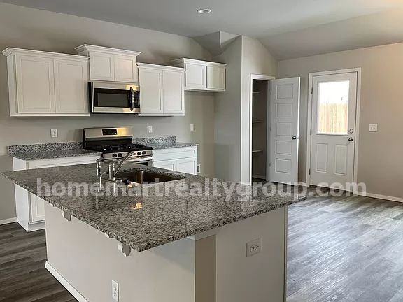 1008 E Richmond St - Photo 3 of 13