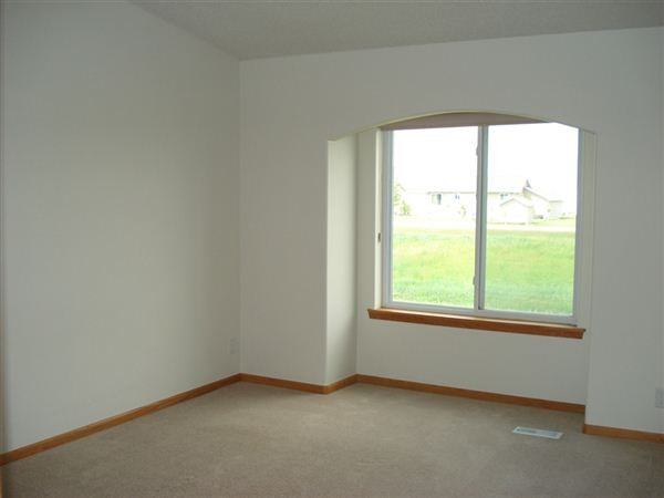 4241 39th Ave S - Photo 3 of 5