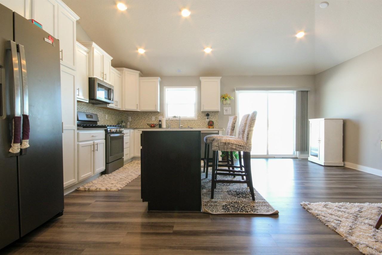 1447 Arthur Ct #1 - Photo 5 of 29