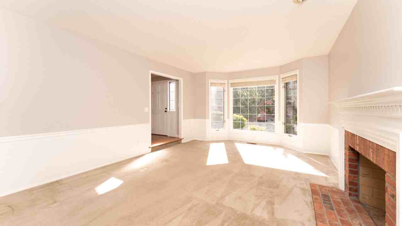 23516 Ne 22nd St #1 - Photo 4 of 24