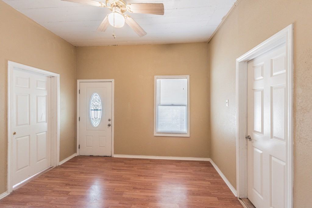 413 N Hackberry St #1 - Photo 2 of 10