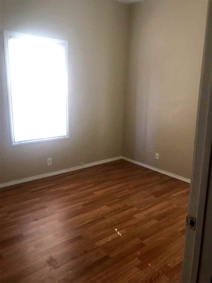 413 N Hackberry St #1 - Photo 3 of 10