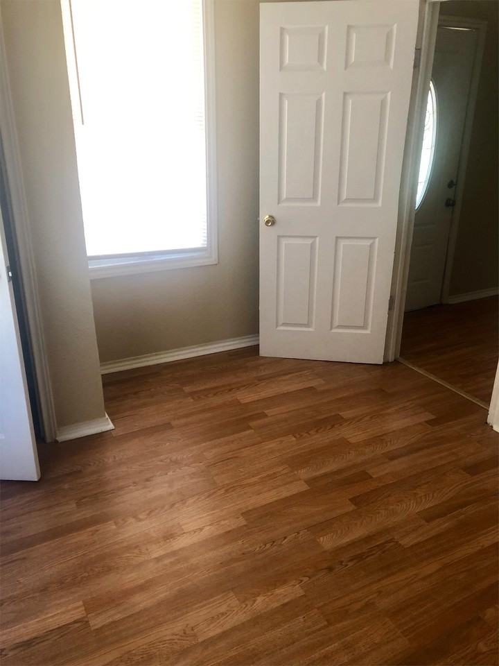 413 N Hackberry St #1 - Photo 4 of 10
