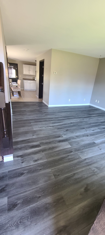 323 11th Ave W - Photo 2 of 6