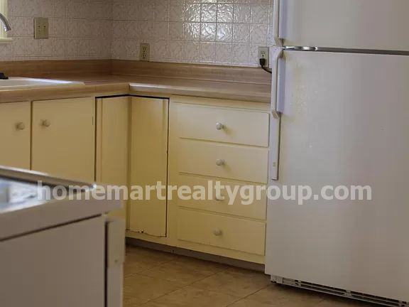 3353 Alexander Ave - Photo 3 of 12