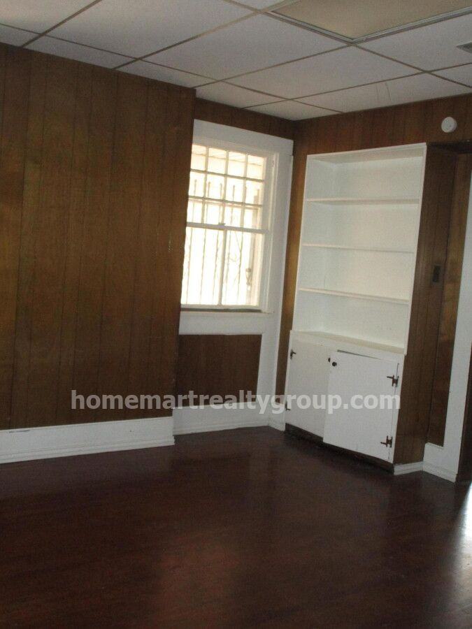 3201 Pershing Dr - Photo 2 of 7