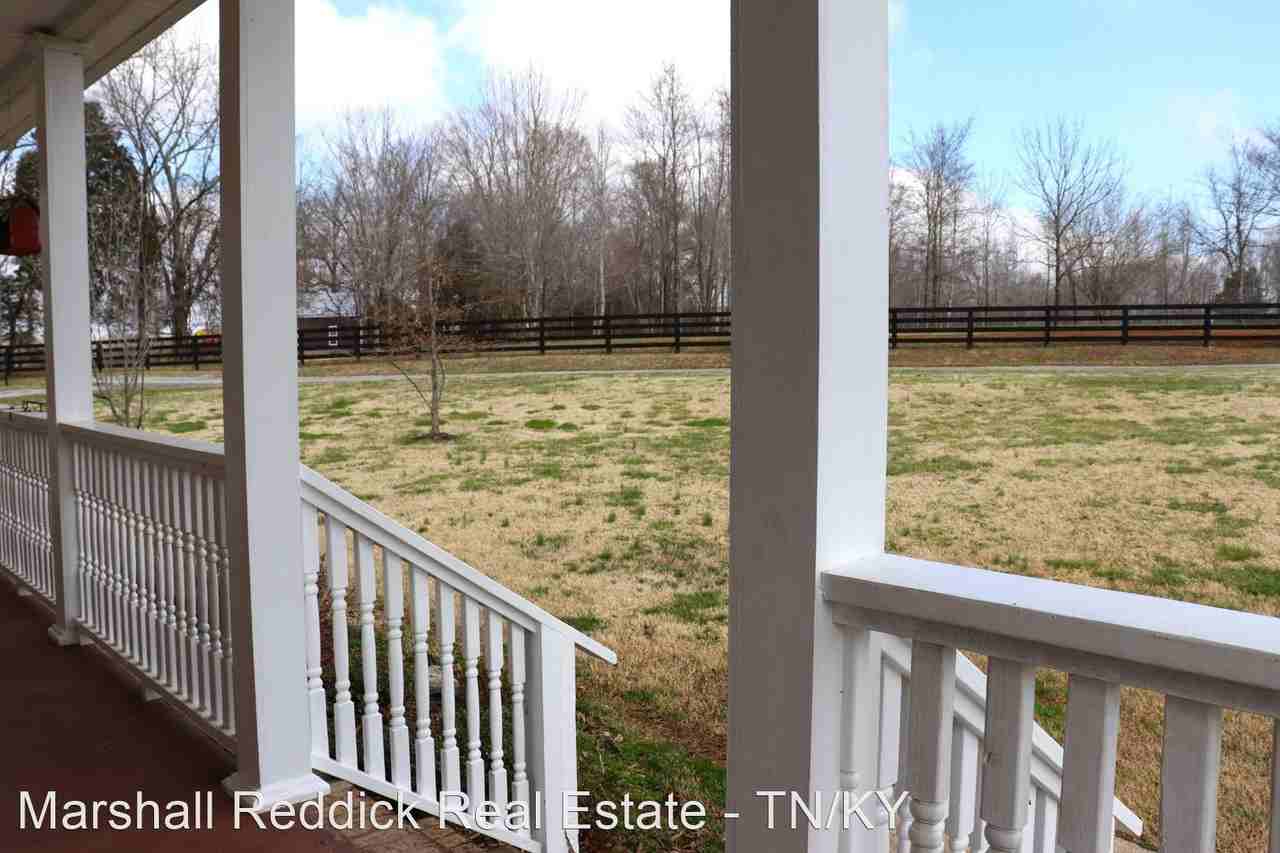 1161 Bateman Ct - Photo 3 of 34