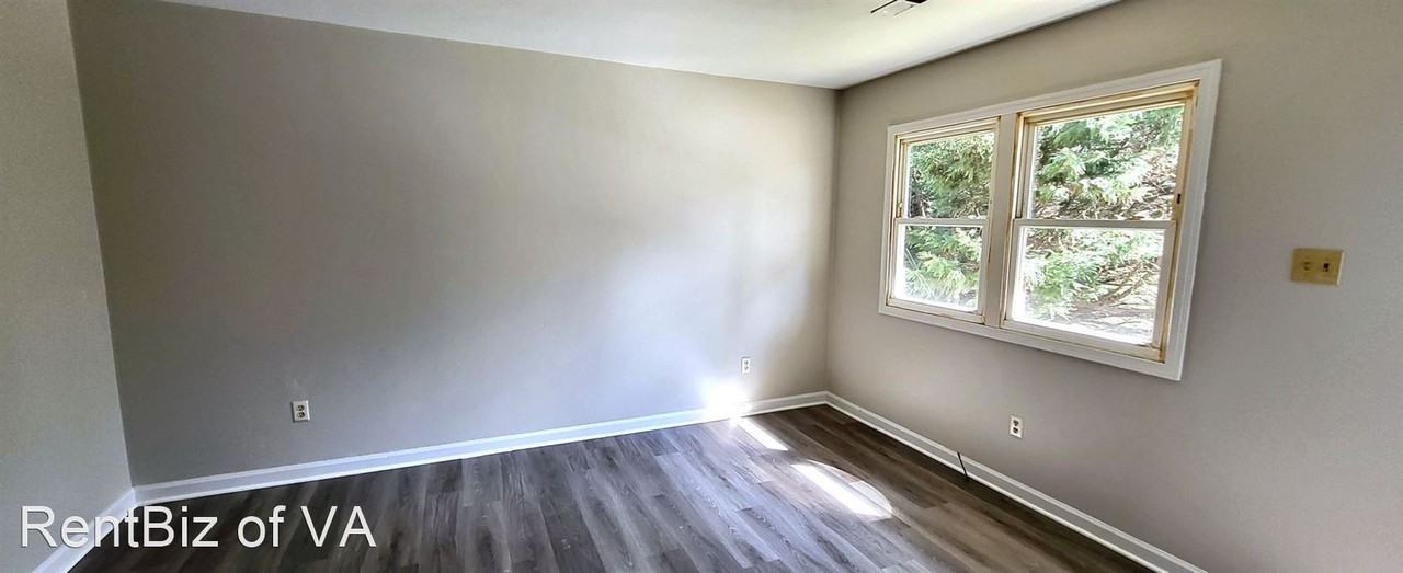 1602 Baldwin Ave Ne - Photo 3 of 9