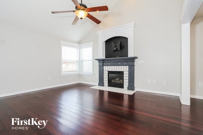 7780 Highbrook Dr - Photo 3 of 15