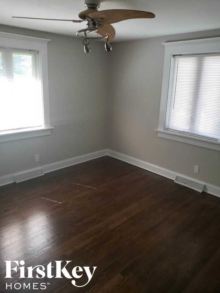 6721 Ne Cotter Ave - Photo 2 of 2