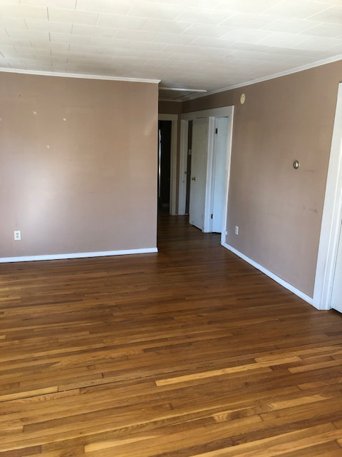 1384 Sassaquin Ave - Photo 3 of 8