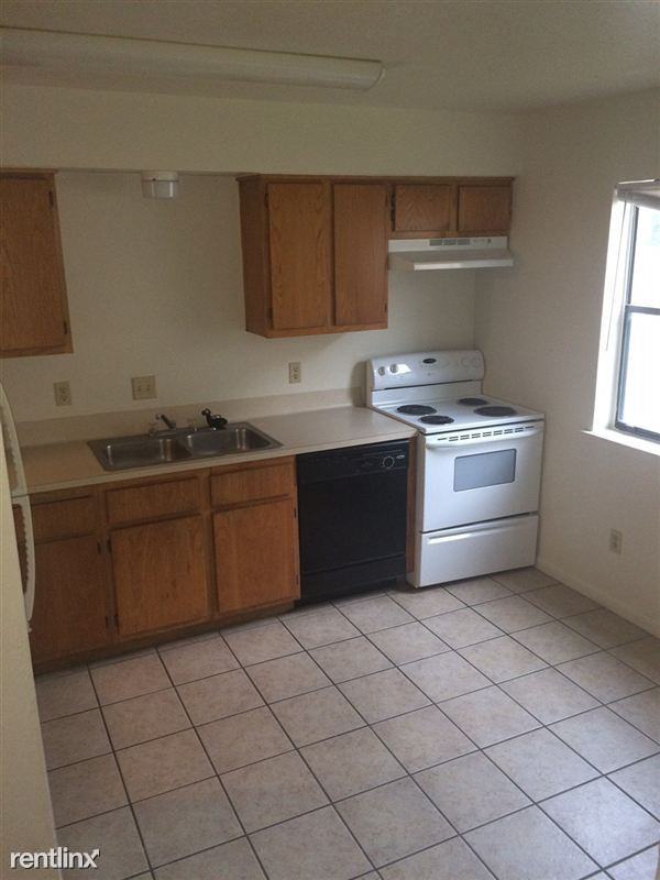 206 Lincoln Ave - Photo 3 of 7