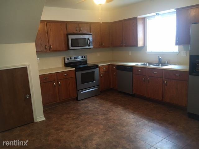 1009 Balcones - Photo 3 of 16