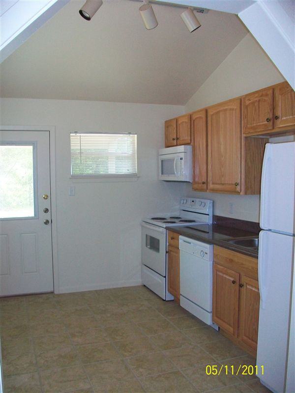 Chenault Houses - Photo 3 of 17