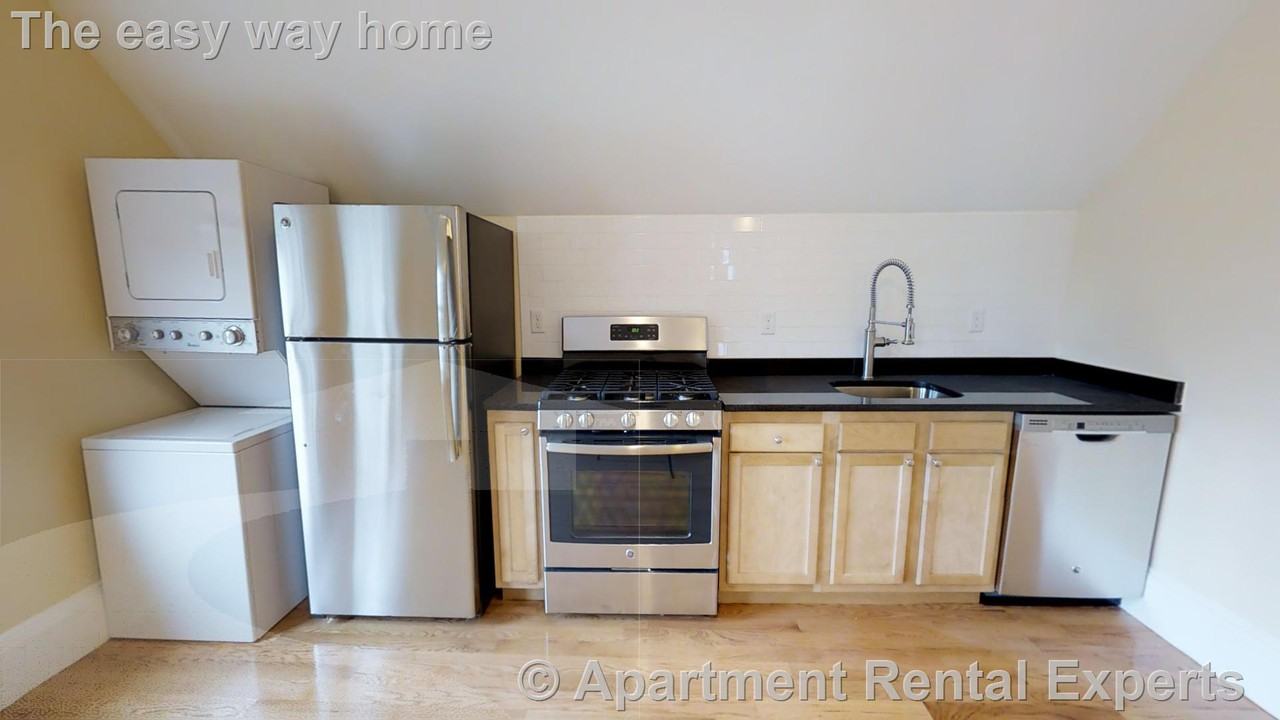 48 Lowell St #3 - Photo 2 of 13