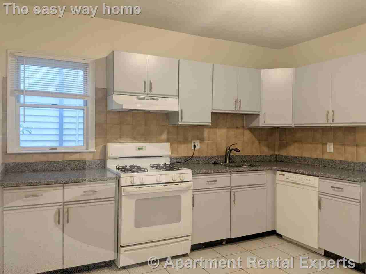 83 Yorktown St #1 - Photo 3 of 24