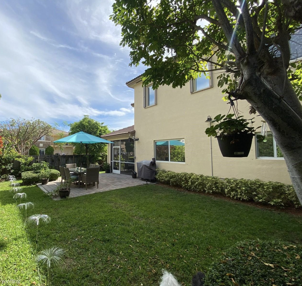 8775 Sw 221st Ter - Photo 2 of 5