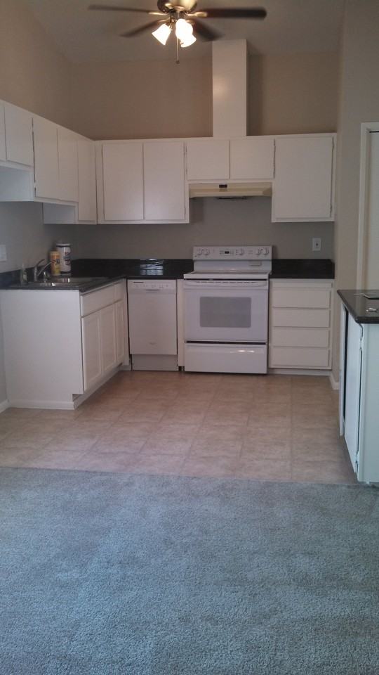 215 Arrowrock Rd - Photo 2 of 4