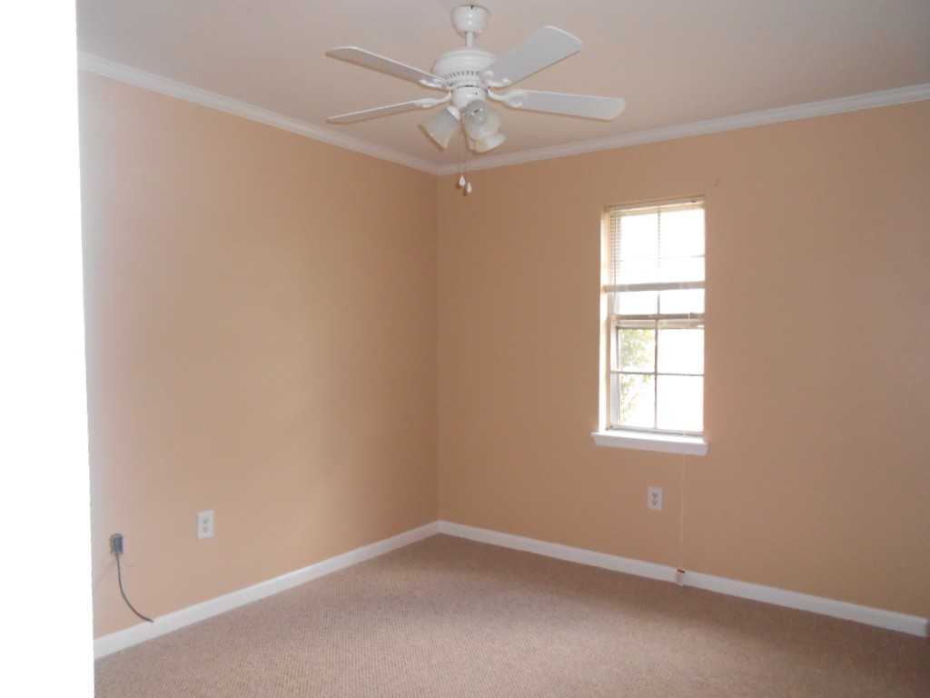 103 Williams St - Photo 3 of 13