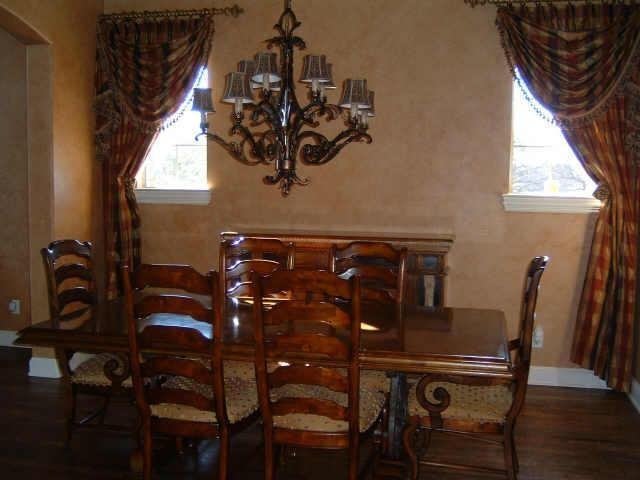 8108 Penobscot Ln - Photo 3 of 10