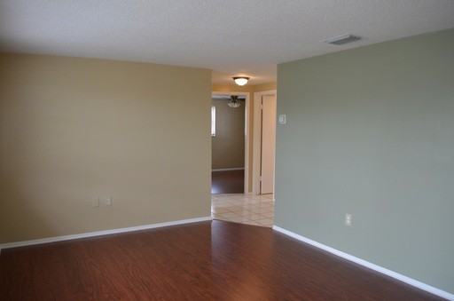 7730 Coventry Dr - Photo 3 of 8