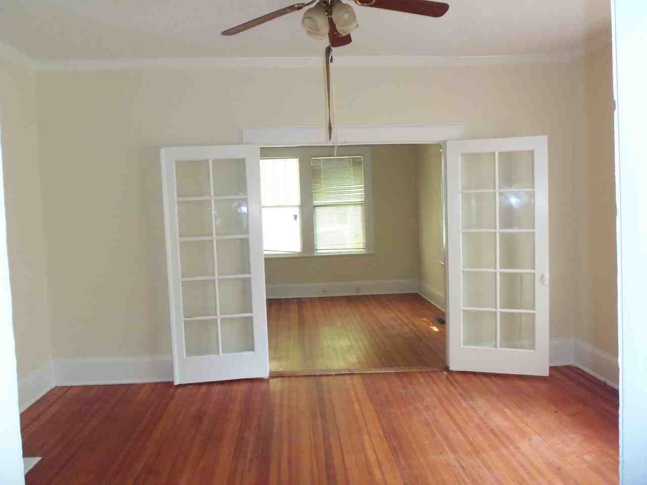 2611 Cypress St - Photo 3 of 6