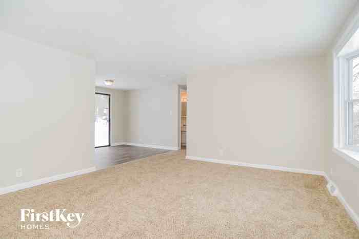 5109 Nw Merrimac Ave - Photo 3 of 14