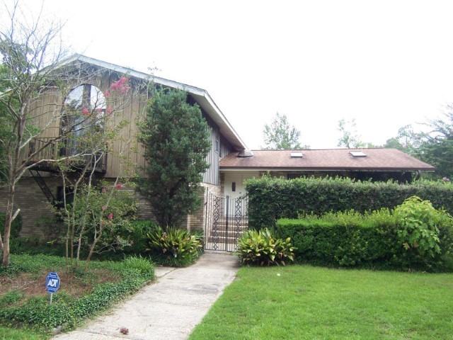 108 Regency Dr - Photo 2 of 33