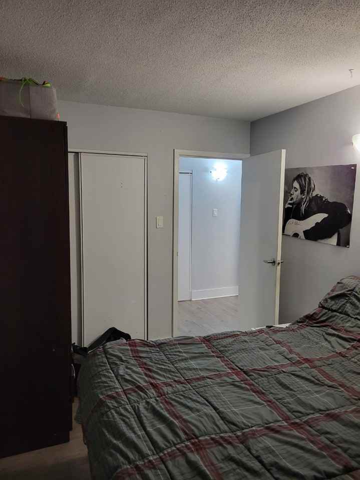 420 Parkdale Avenue - Photo 3 of 13